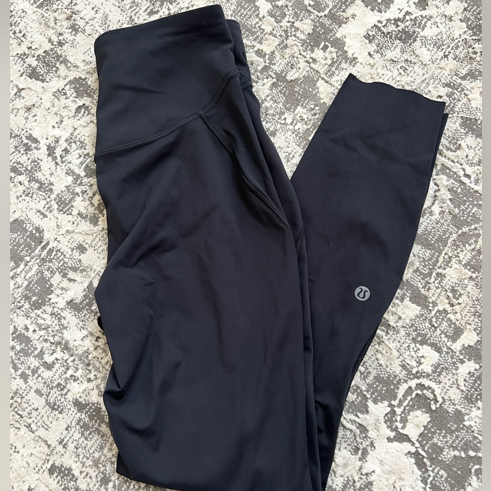 Lululemon cropped- Wonder Under